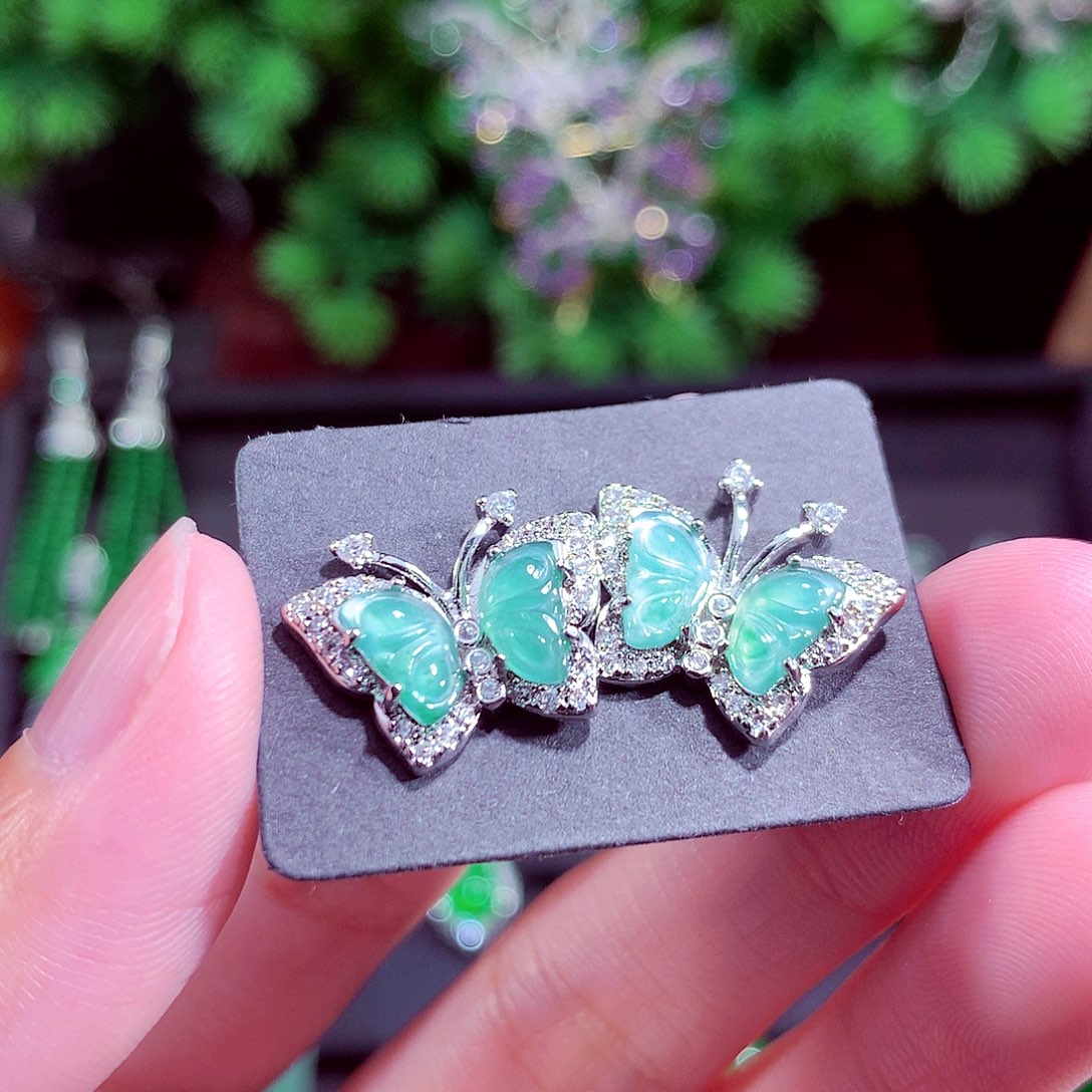 颈饰未镶嵌翡翠天然