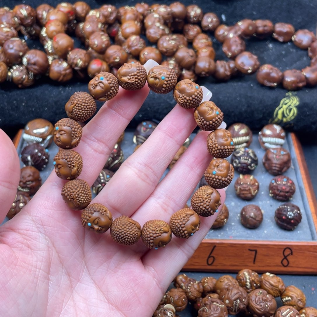 小***伟手串紫金鼠13宝宝佛