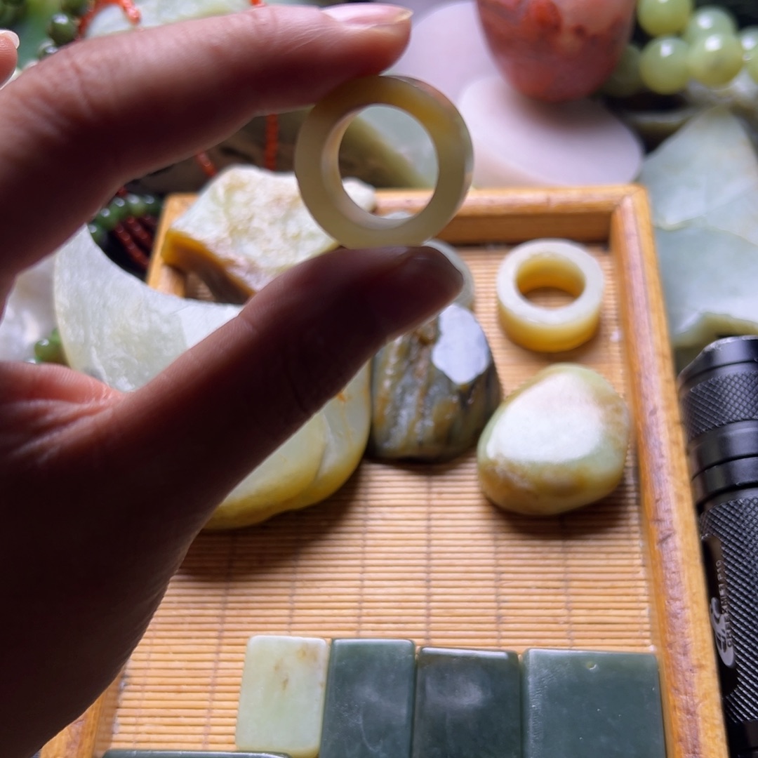 小***斋和田玉（糖玉）未镶嵌挂件