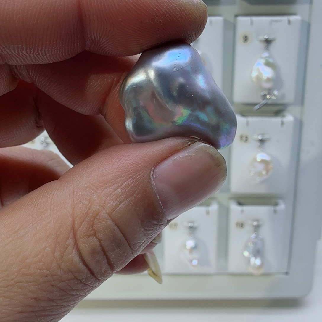 大***儿未镶嵌淡水珍珠颈饰