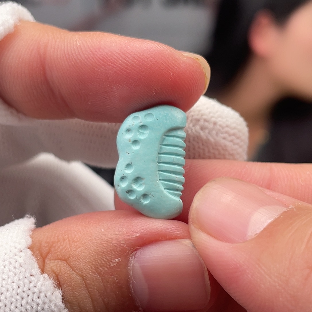 绿松石未镶嵌挂件