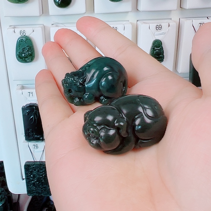 蛇纹石玉颈饰未镶嵌