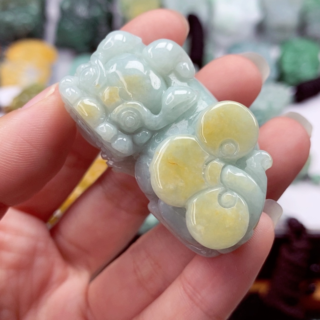 翡翠颈饰未镶嵌翡翠