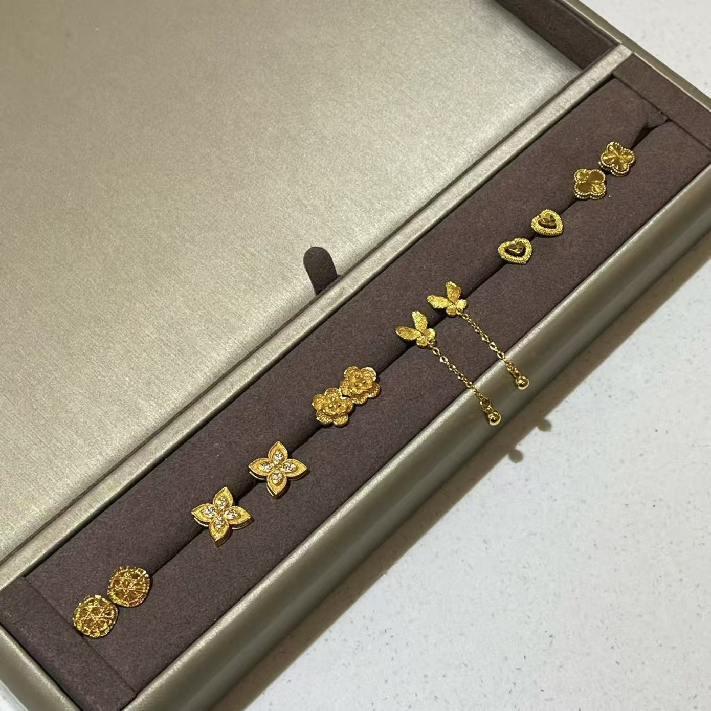 铜合金合成锆石耳饰 甜美风气质小众耳钉日韩简约百搭金色耳环