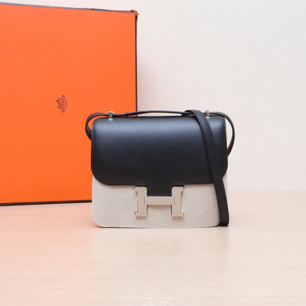 99新 Hermes/爱马仕 小花6欢 康康 19 89黑色 牛皮 D刻 银扣包