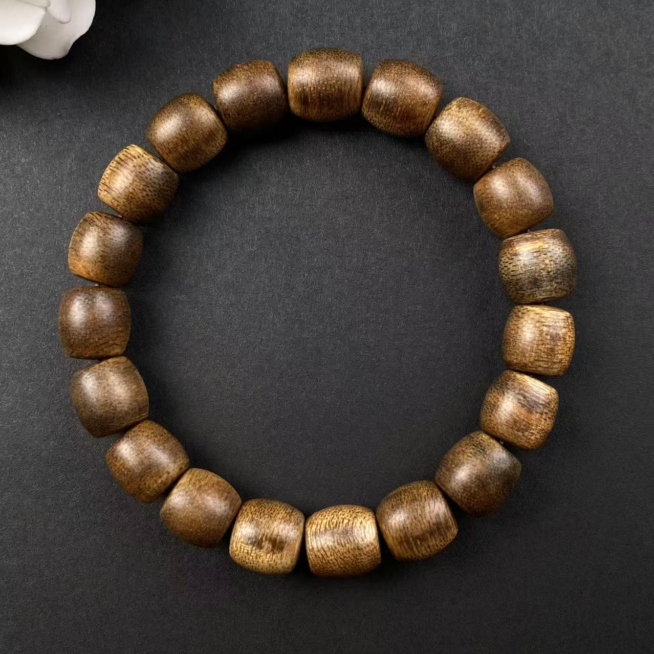 沉香【极】G007沉香沉水莺歌绿奇楠 1.0单圈桶珠手串多样性发其一