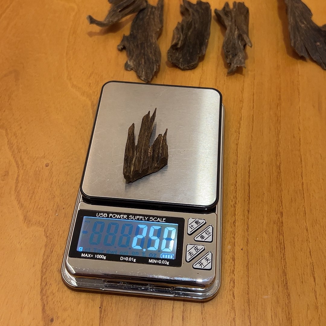 n***o沉香沉香碎屑惠安系树心油天然野沉香2.5g