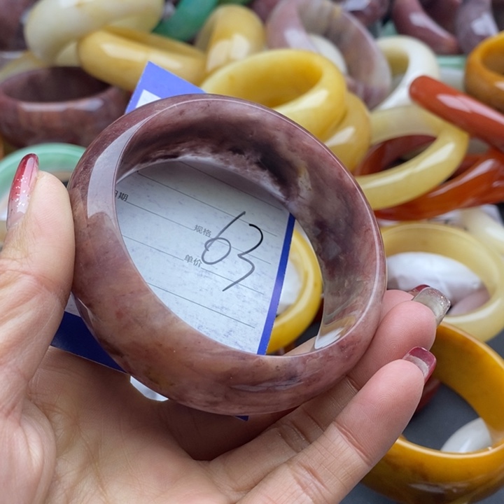 石英质玉手镯未镶嵌