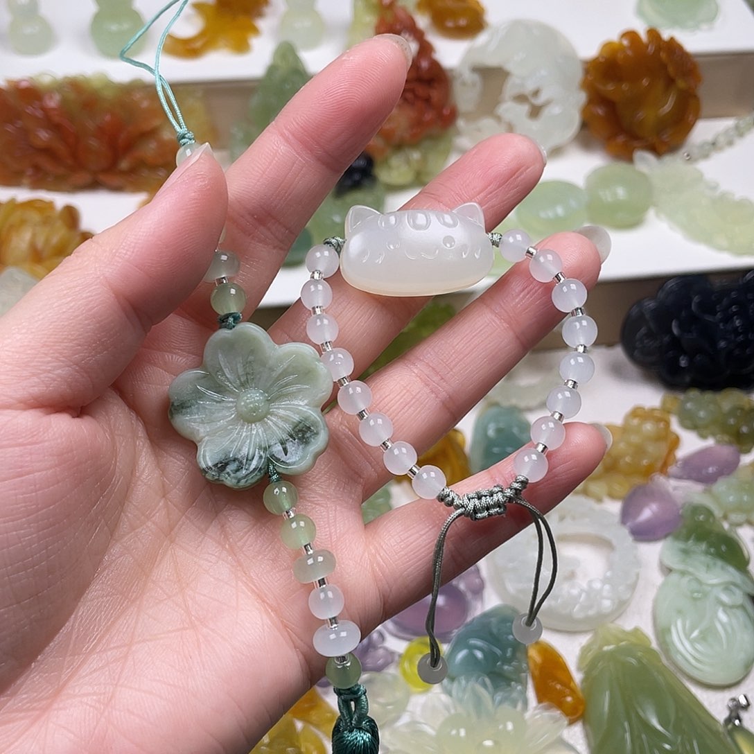 猫***丶蛇纹石玉未镶嵌颈饰