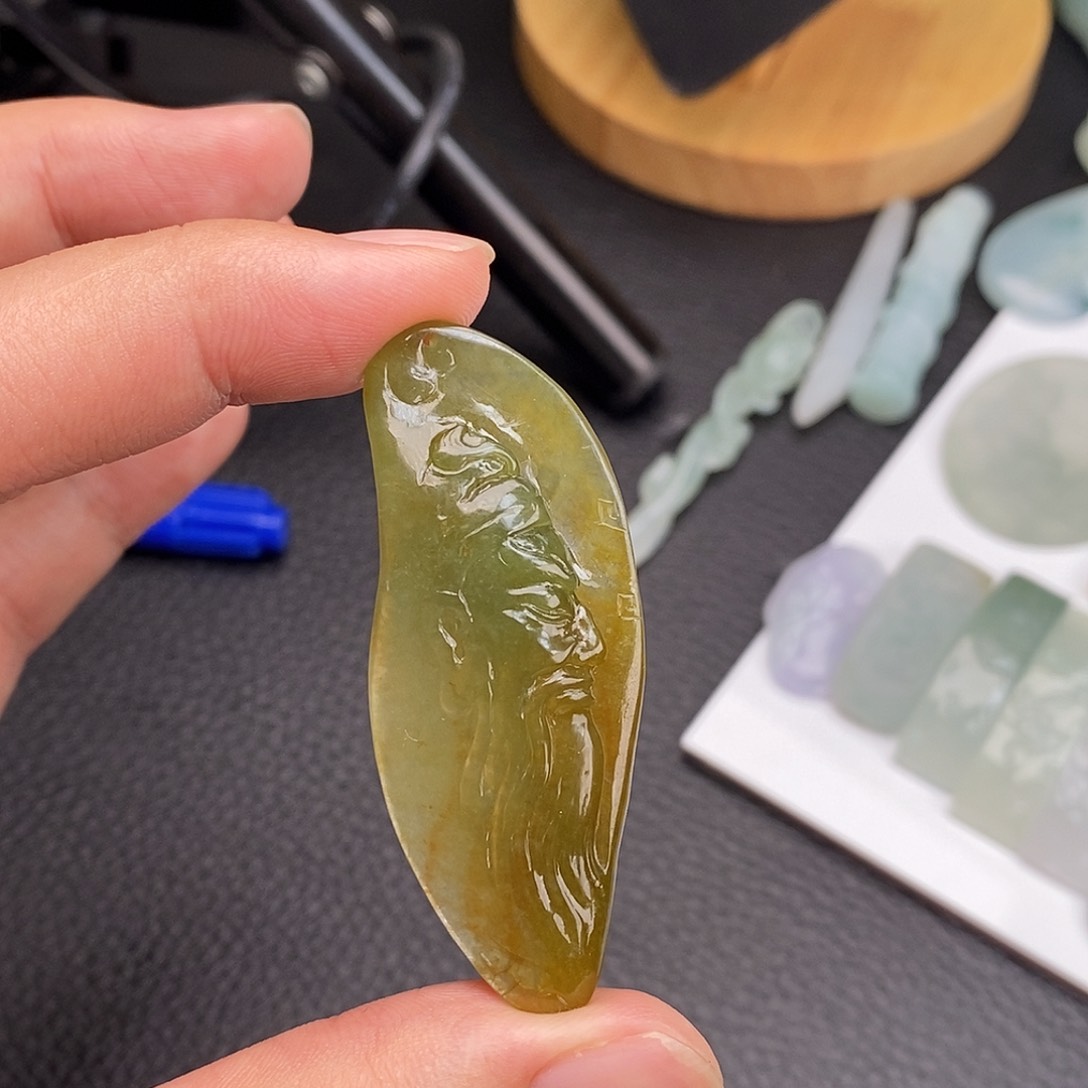 未镶嵌定制翡翠关公