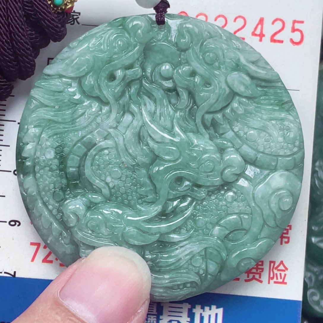 翡翠未镶嵌颈饰吊坠