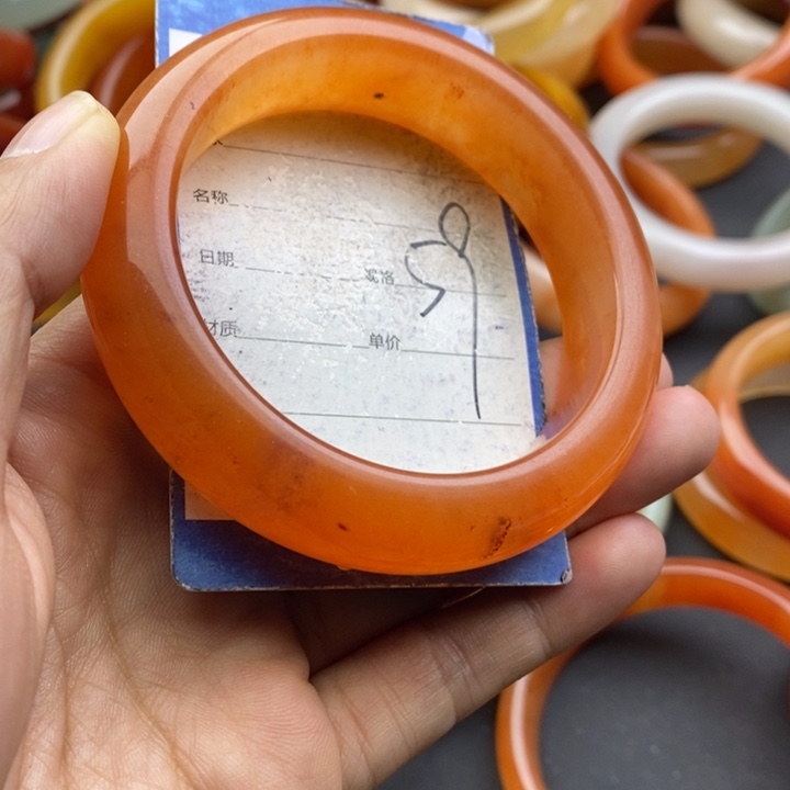 未镶嵌手镯石英质玉