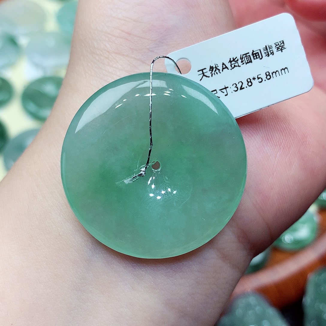 翡翠未镶嵌颈饰平安扣17