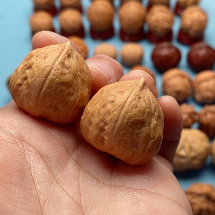 文玩核桃把件精品文旅手捻鬼脸元