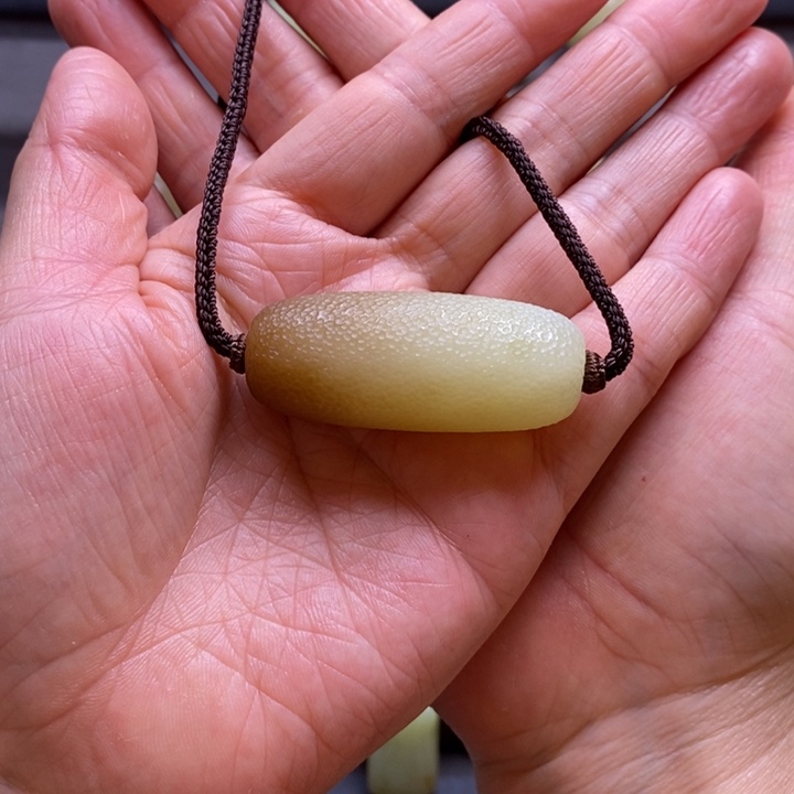 和田玉颈饰未镶嵌满****月