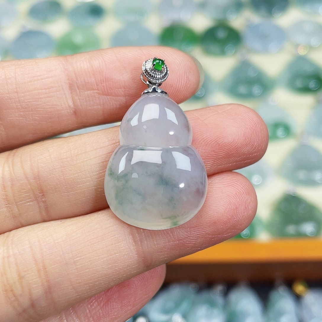 翡翠颈饰18K金镶嵌吊坠