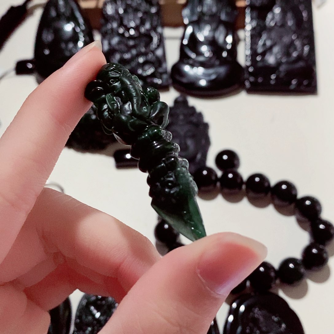 翡翠颈饰未镶嵌翡翠a