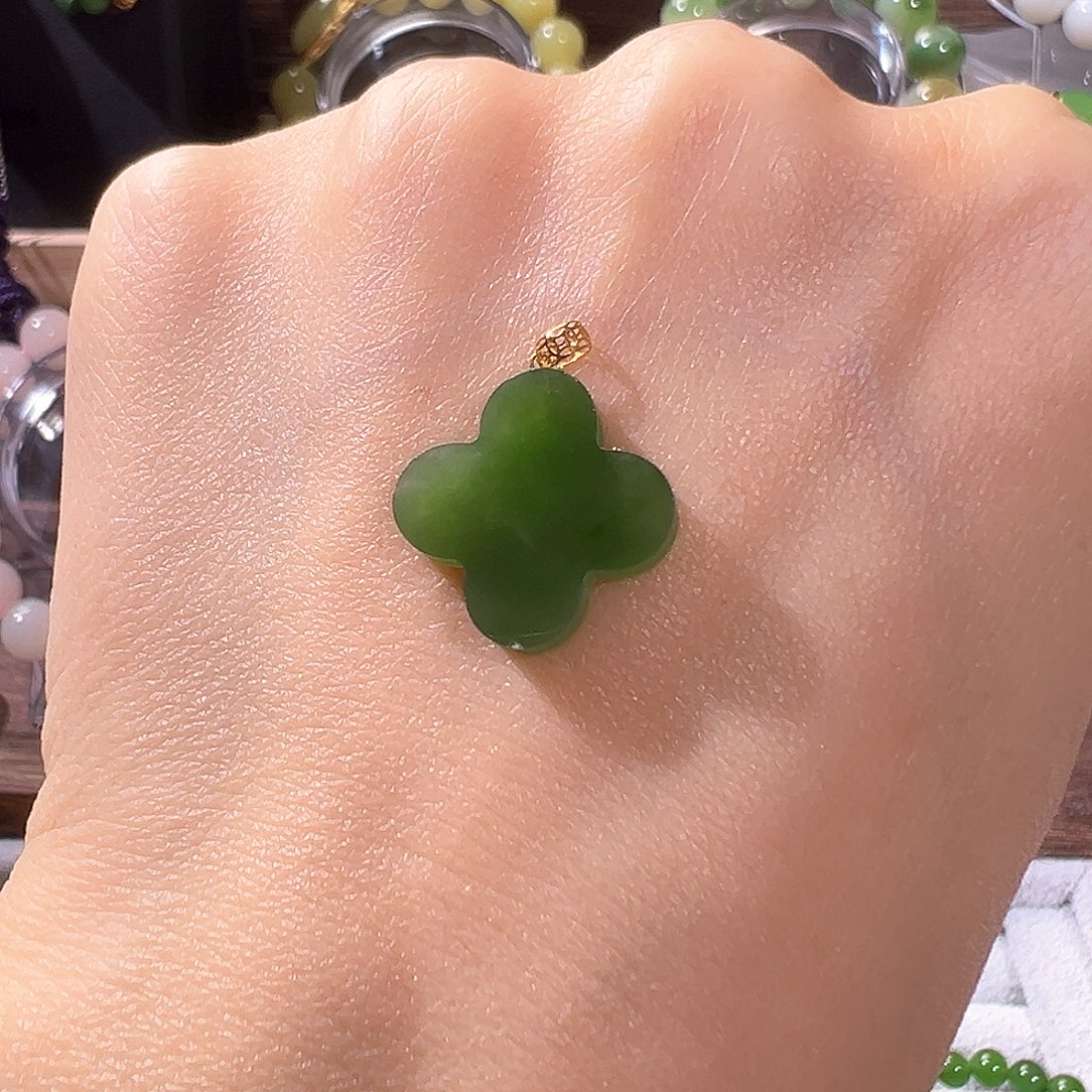 和田玉颈饰18K金镶嵌