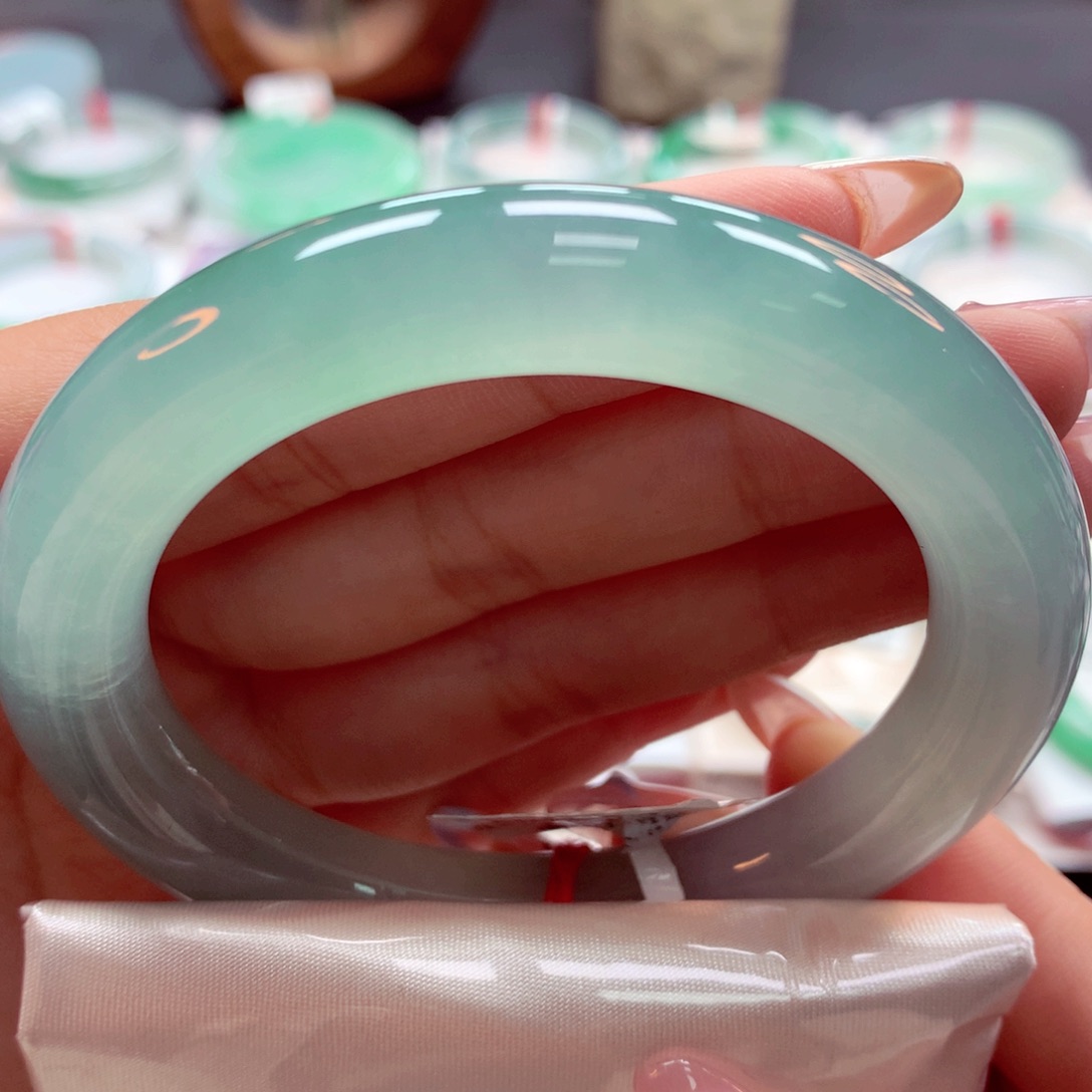 翡翠手镯未镶嵌56圆（26）8号