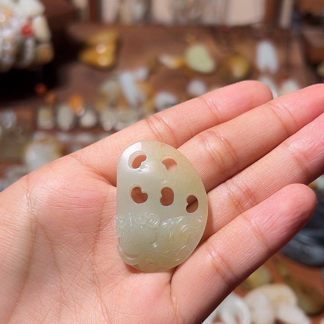 和田玉颈饰未镶嵌