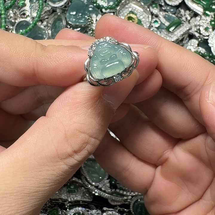 翡翠未镶嵌颈饰天然A货翡翠放漏