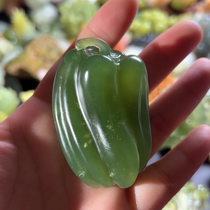 蛇纹石玉辣椒未镶嵌