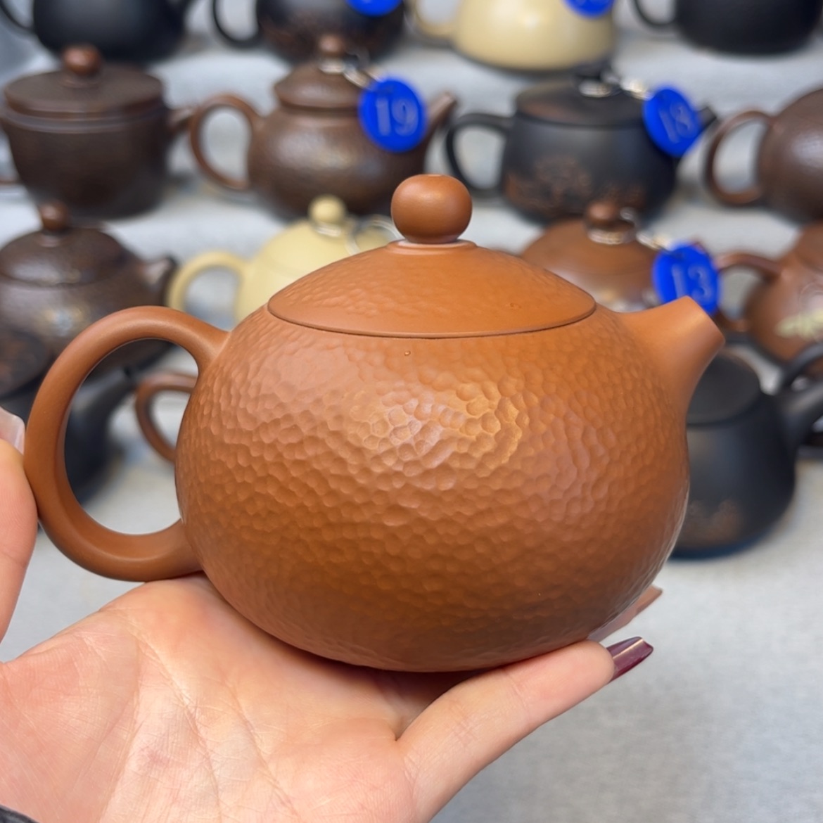 【闪购商品】红泥 微瑕 容量 240c c