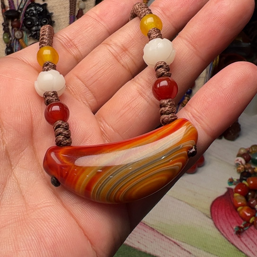 玛瑙/玉髓颈饰未镶嵌