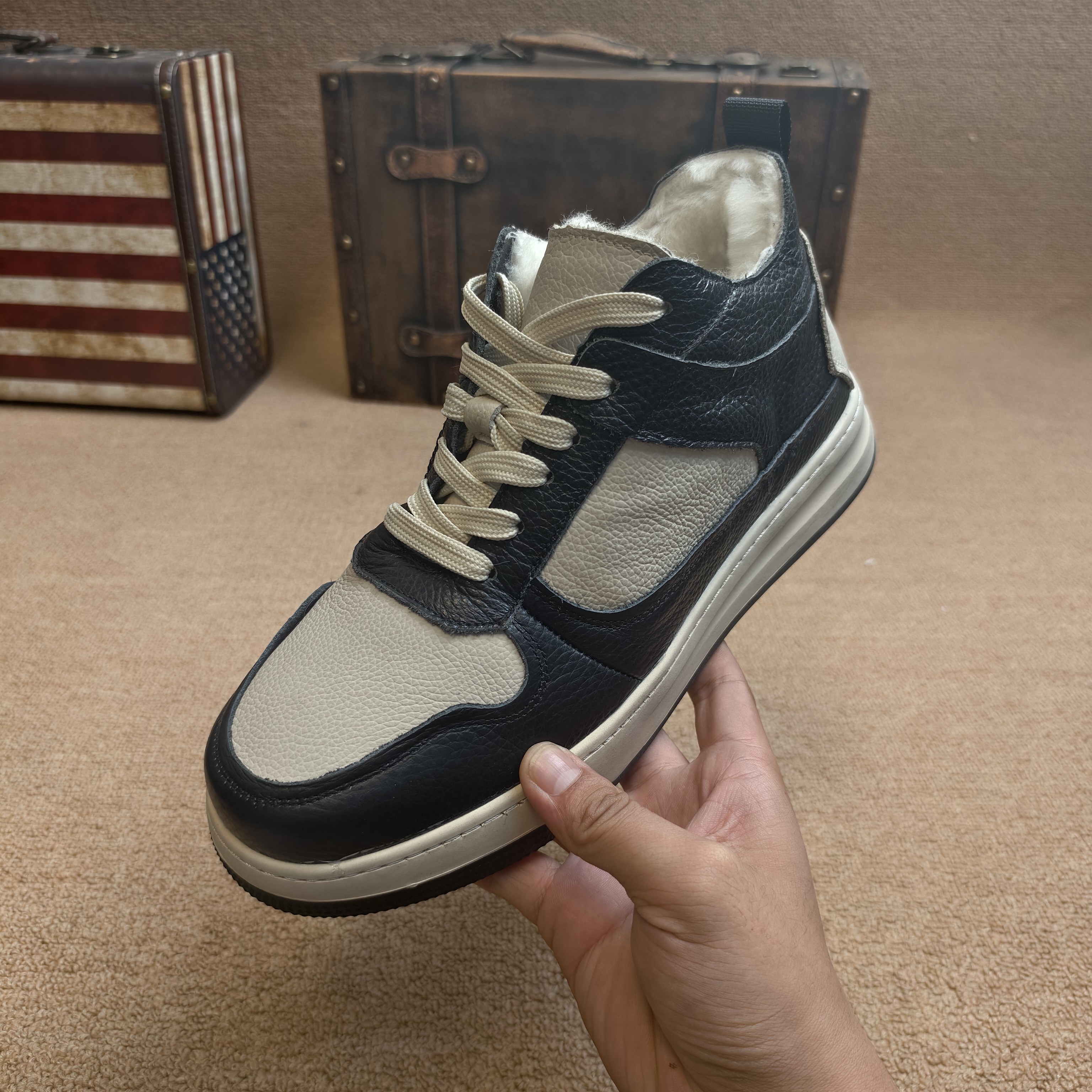 新款到货加厚保暖羊毛皮鞋