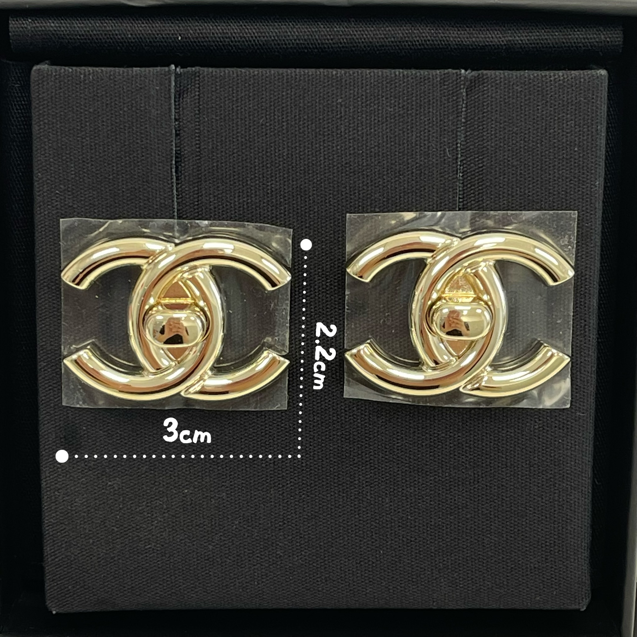 未使用 Chanel/香奈儿 25A书包扣双C金色耳钉