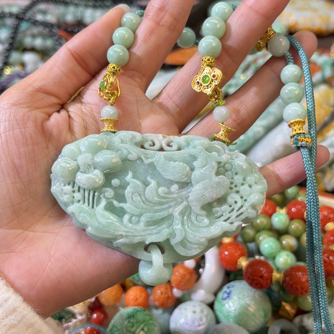 翡翠颈饰未镶嵌待编款