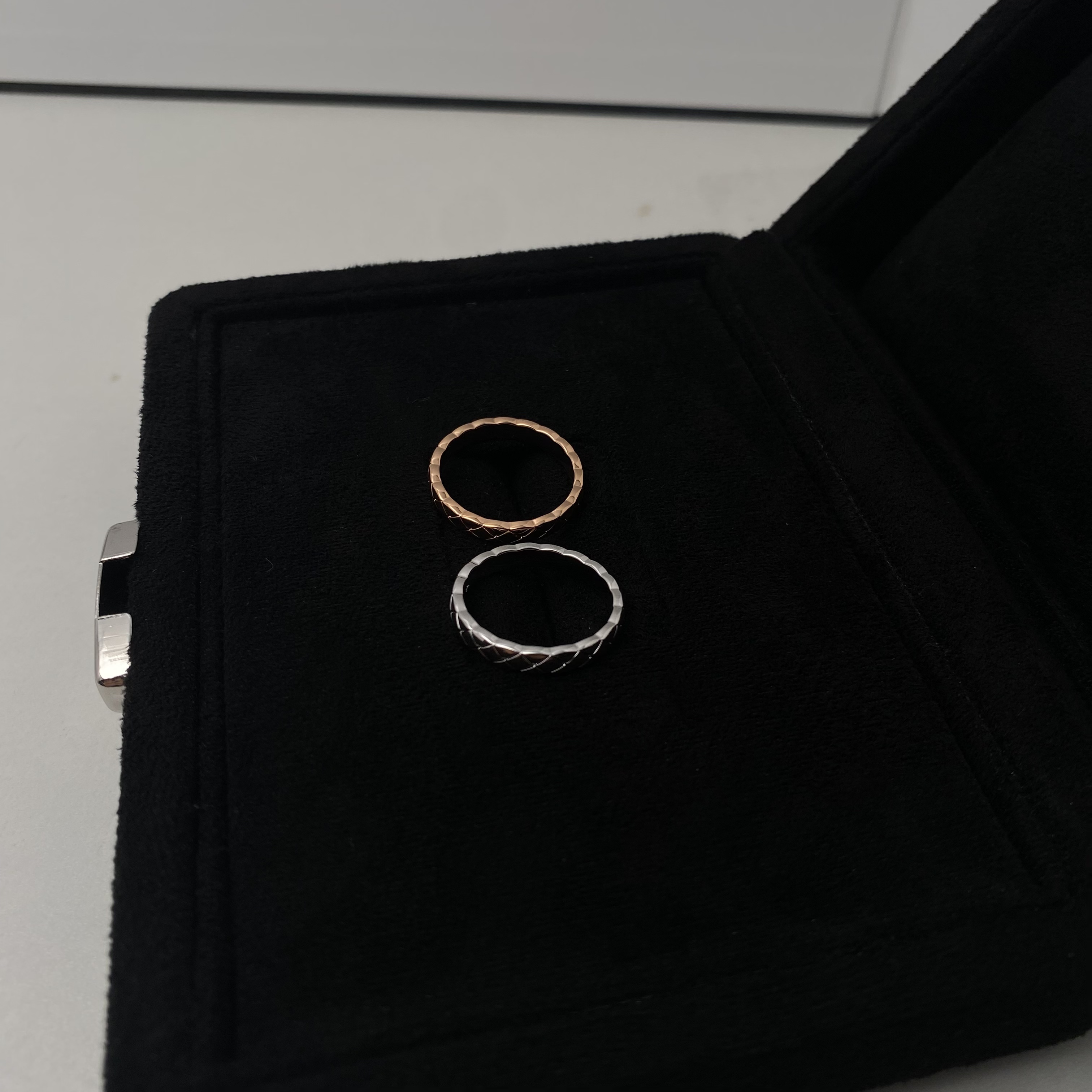 铜合金合成锆石戒指 （超窄）经典纹路戒指 气质时尚百搭J0832