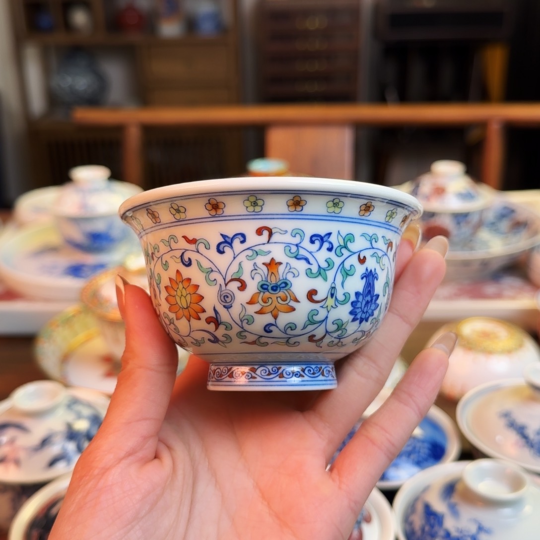 杯重工见山烧斗彩缠枝莲压手杯