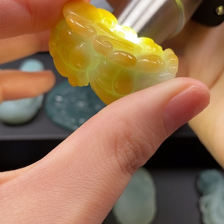 翡翠未镶嵌颈饰翡翠首饰