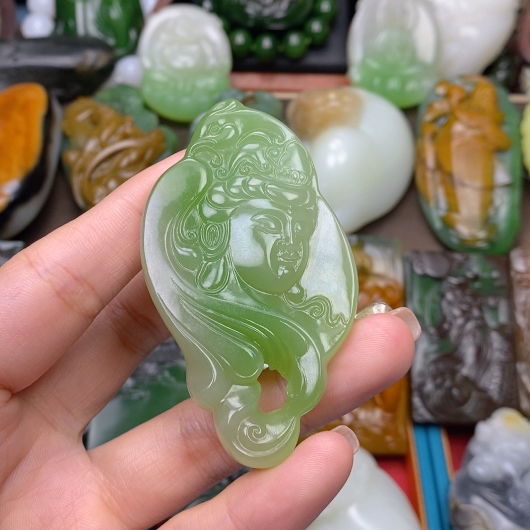 和田玉颈饰未镶嵌A****师