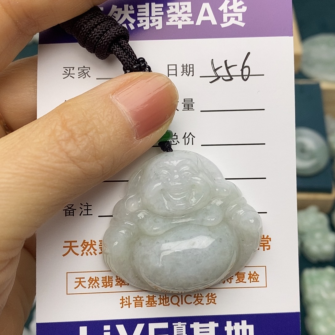 翡翠未镶嵌颈饰佛公