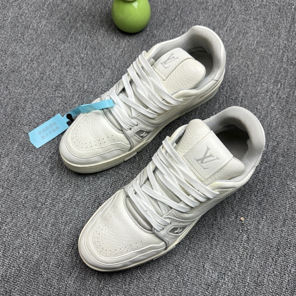 95新 LouisVuitton/路易威登 板鞋/ 阳 /42.5码/ trainer白水泥 