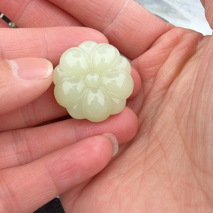 *****和田玉未镶嵌颈饰