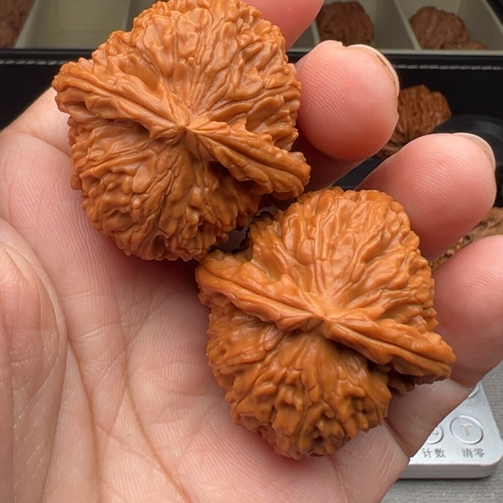 文玩核桃把件球白