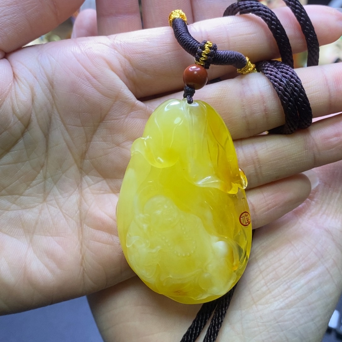 琥珀裸石未镶嵌吴