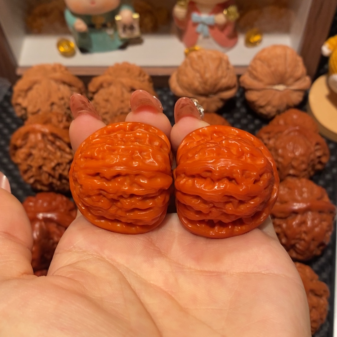 来****吊坠桃核35白狮子，1010