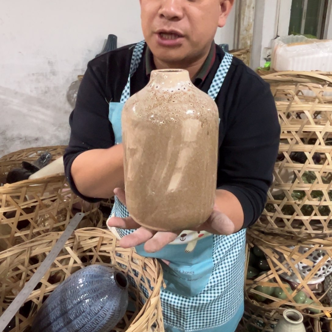 摆件27 号高中低温陶瓷瓶（部分微瑕）