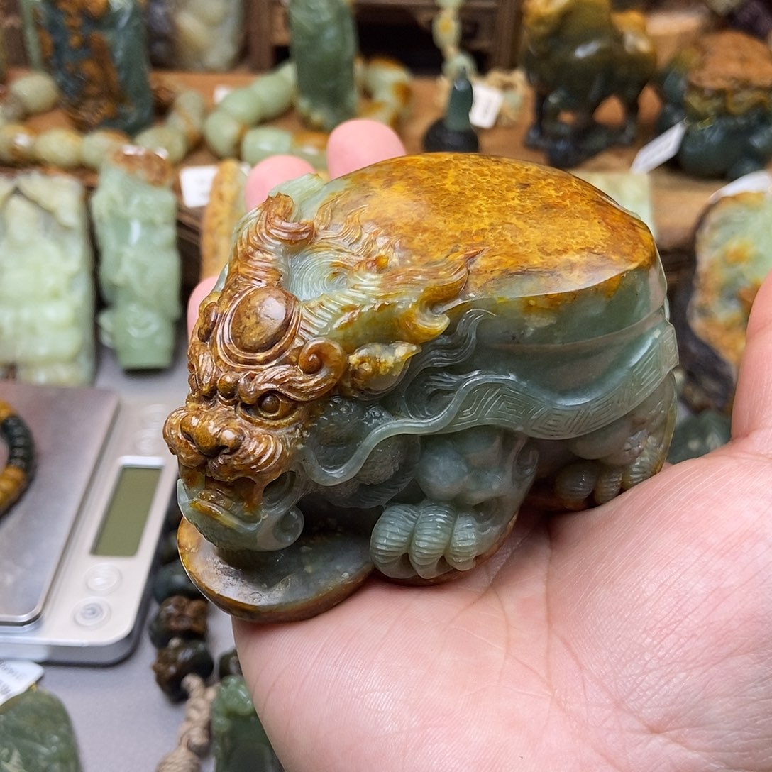 岫岩河磨玉（透闪石质玉）手把未镶嵌❶**人