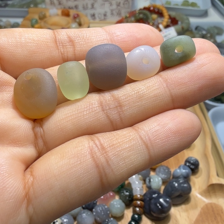 和田玉未镶嵌珠宝半成品