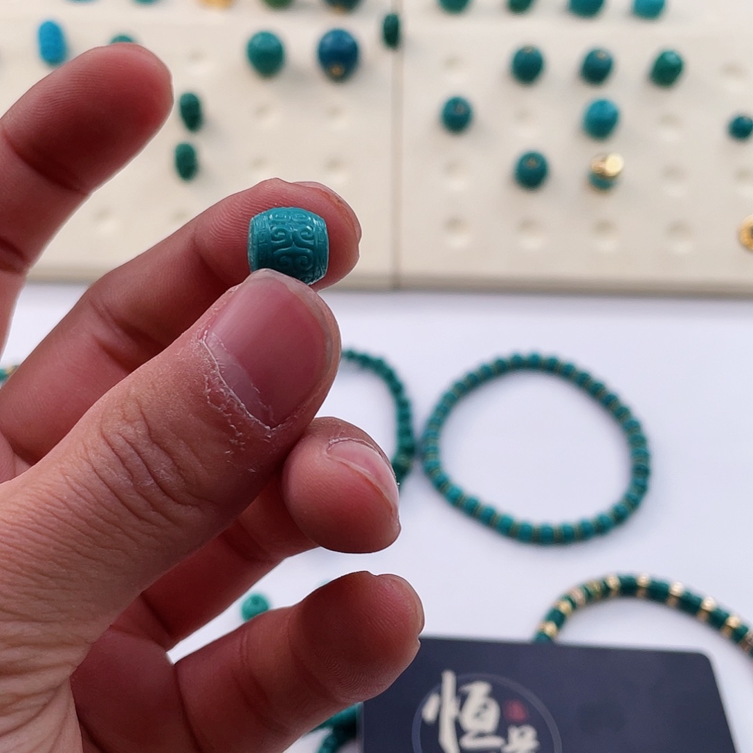 绿松石颈饰未镶嵌