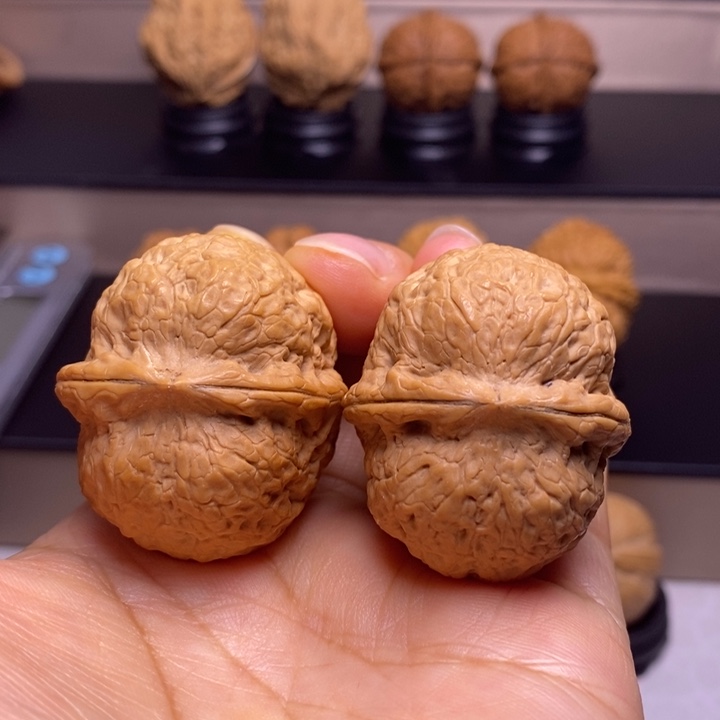 把件文玩核桃团凤绣球54