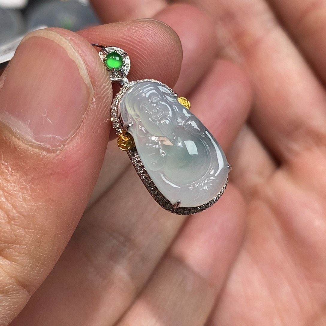 翡翠颈饰18K金镶嵌财神