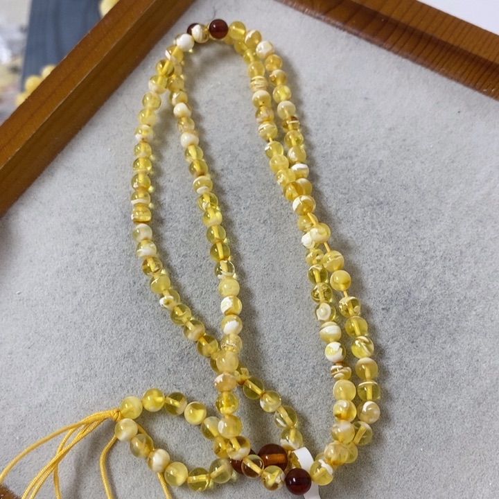 未镶嵌蜜蜡裸石串