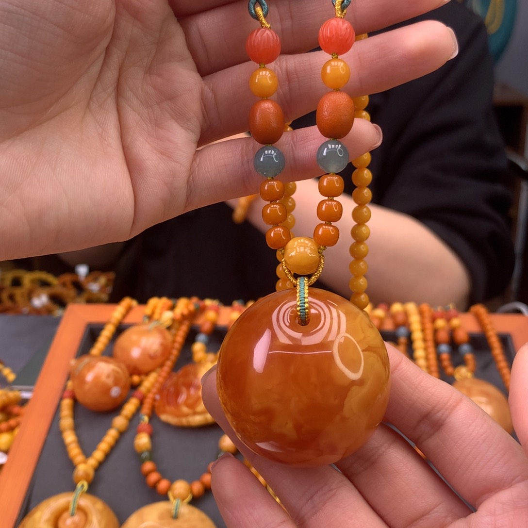 未镶嵌颈饰蜜蜡天然