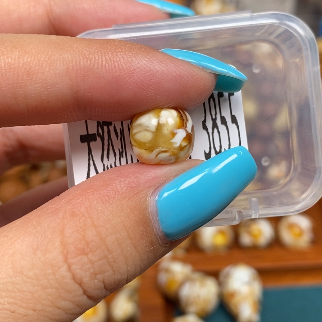 琥珀未镶嵌珠宝奇石3855